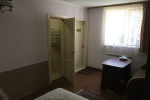 Gesthouse & Parking 6