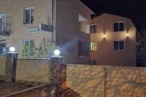 Отель Luxor Inn & Suites