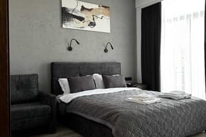 Отель Mayster Home. Люкс двухместный с балконом и ванной 1