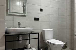 Отель Mayster Home. Люкс двухместный с балконом и ванной 5