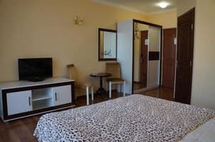 Туристический комплекс Солонечная Долина-Фортеця. Стандарт трехместный  2